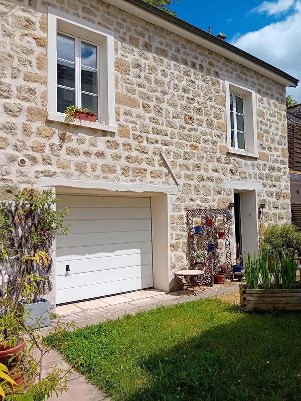 Maison - 201 m² - 6 pièces