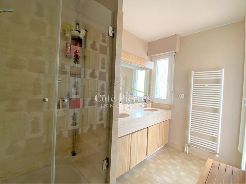 Appartement - 152 m² - 5 pièces