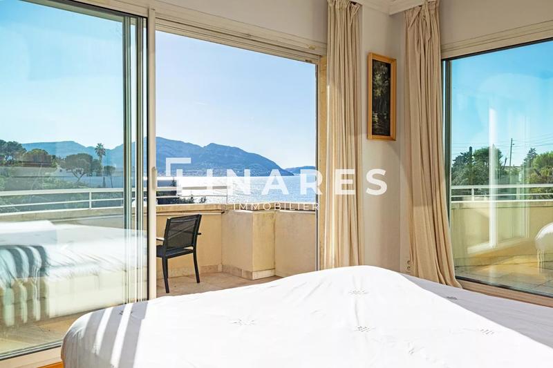 Maison - 355 m² - 9 pièces