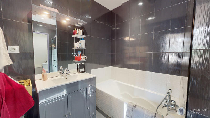 Appartement - 84 m² - 3 pièces