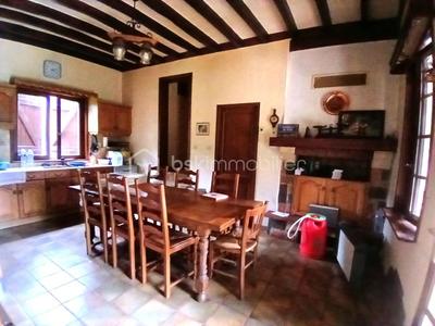 Maison - 92 m² - 7 pièces