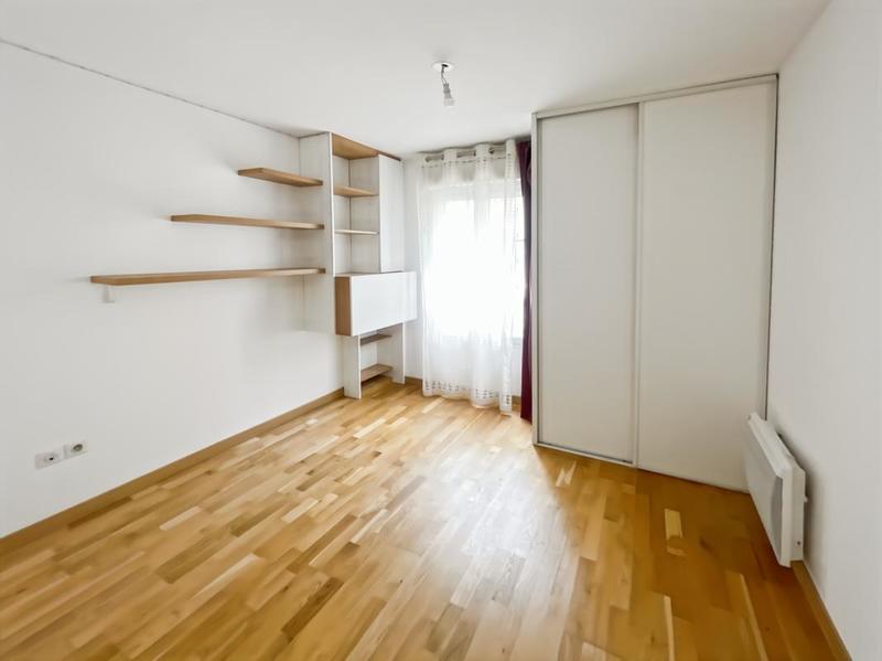Appartement - 100 m² - 5 pièces