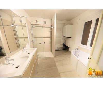 Maison traditionnelle - 107 m² - 5 pièces