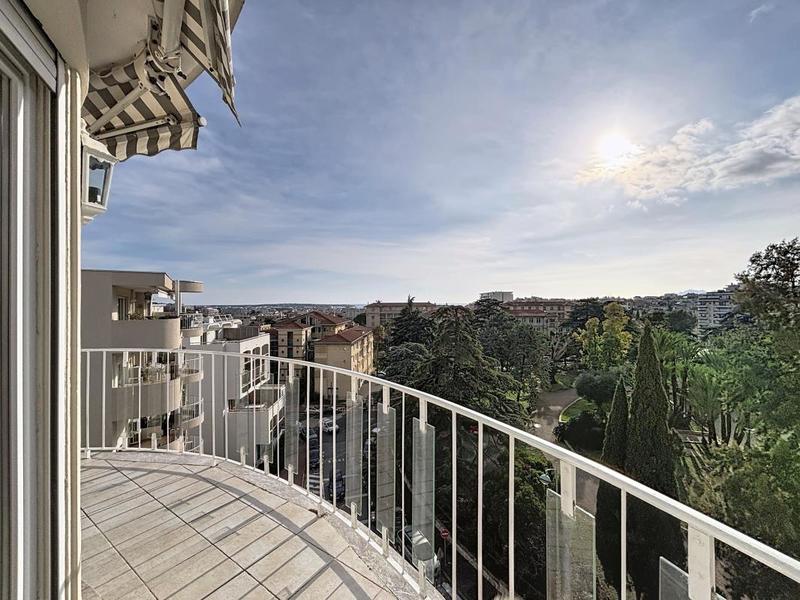 Appartement - 100 m² - 3 pièces