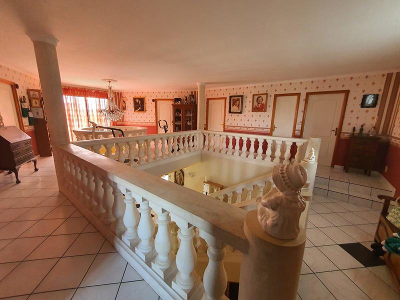 Maison - 258 m² - 6 pièces