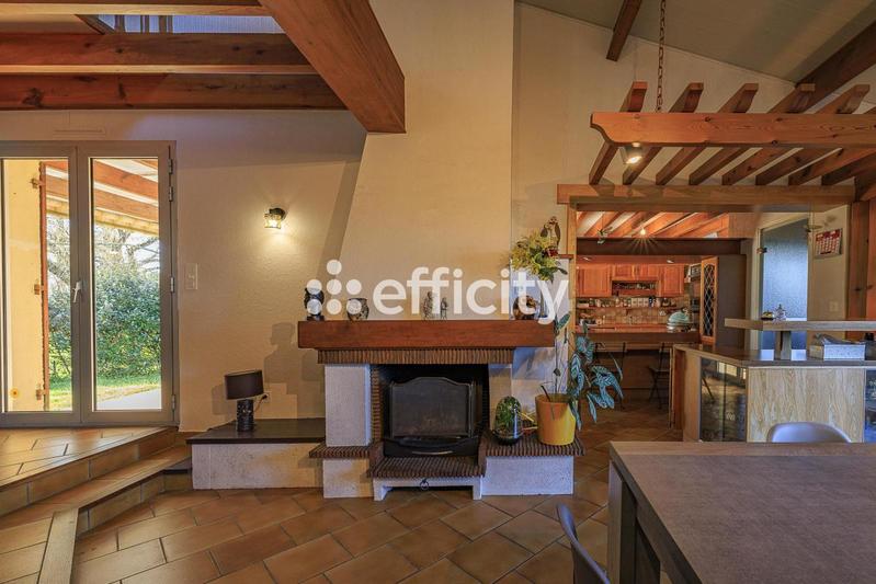 Villa - 172 m² - 8 pièces