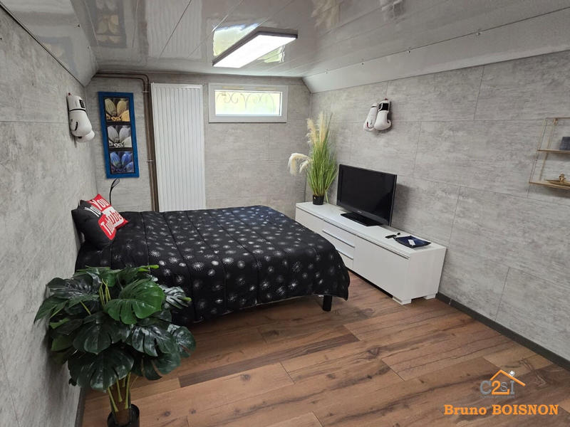 Maison - 317 m² - 8 pièces