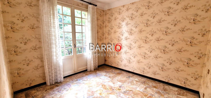 Maison - 230 m² - 10 pièces