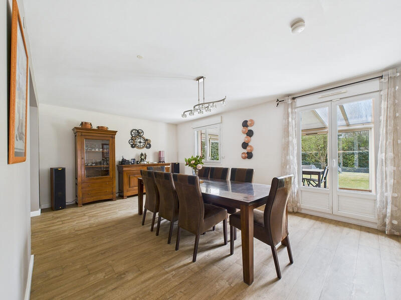 Maison - 185 m² - 6 pièces