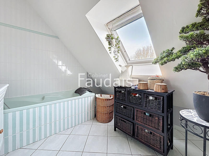 Maison - 104 m² - 7 pièces