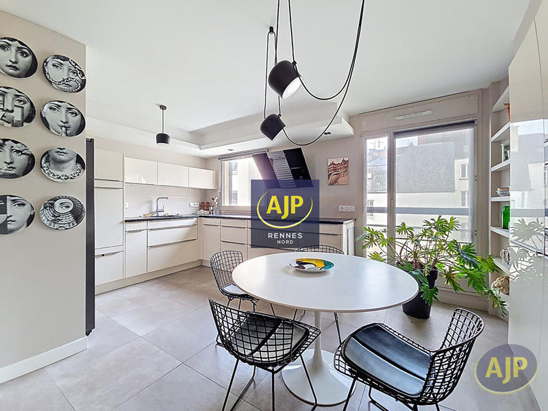 Appartement - 135 m² - 5 pièces