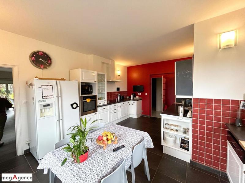 Maison - 216 m² - 8 pièces