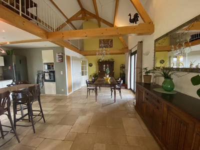 Maison - 208 m² - 6 pièces