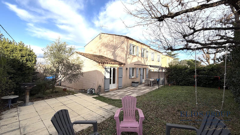 Maison traditionnelle - 111 m² - 5 pièces