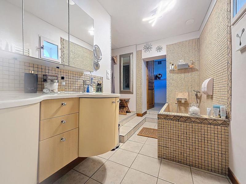 Demeure - 264 m² - 12 pièces