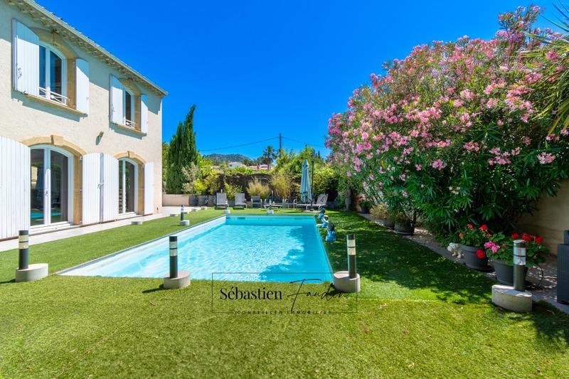 Maison - 162 m² - 5 pièces