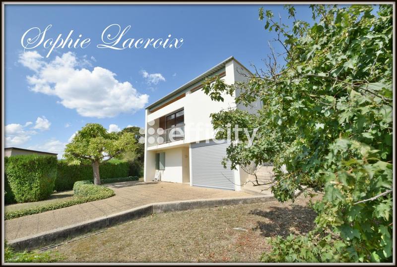 Maison - 93 m² - 5 pièces