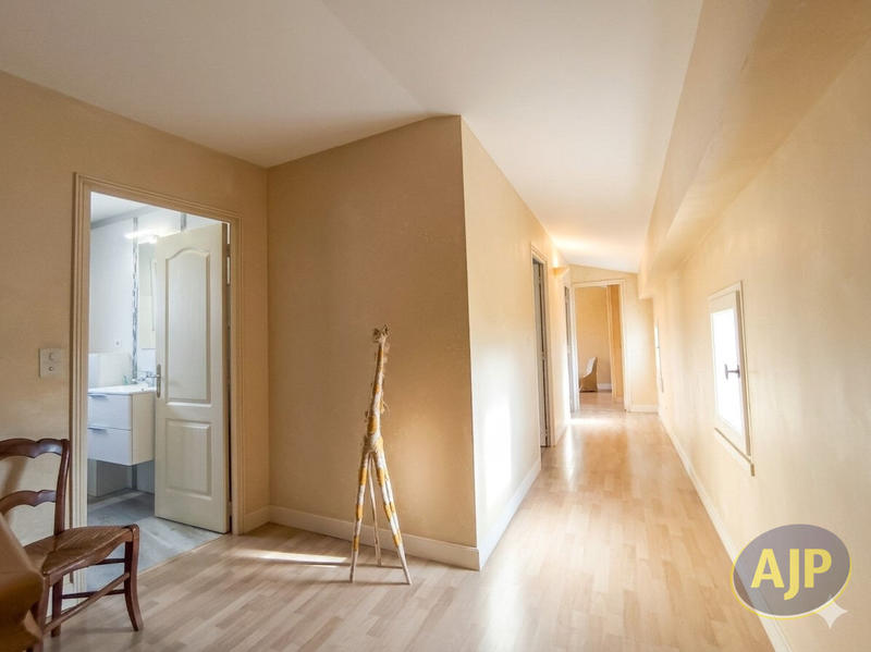 Maison - 141 m² - 5 pièces