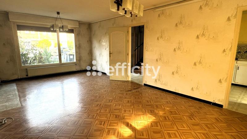 Maison - 99 m² - 5 pièces