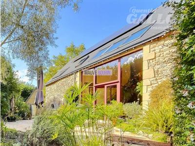 Maison - 240 m² - 9 pièces