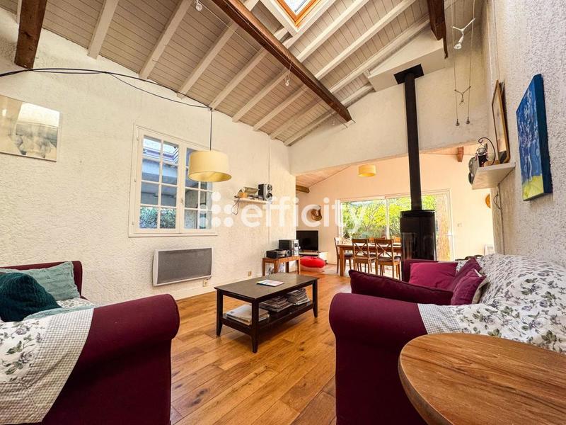 Maison - 140 m² - 5 pièces