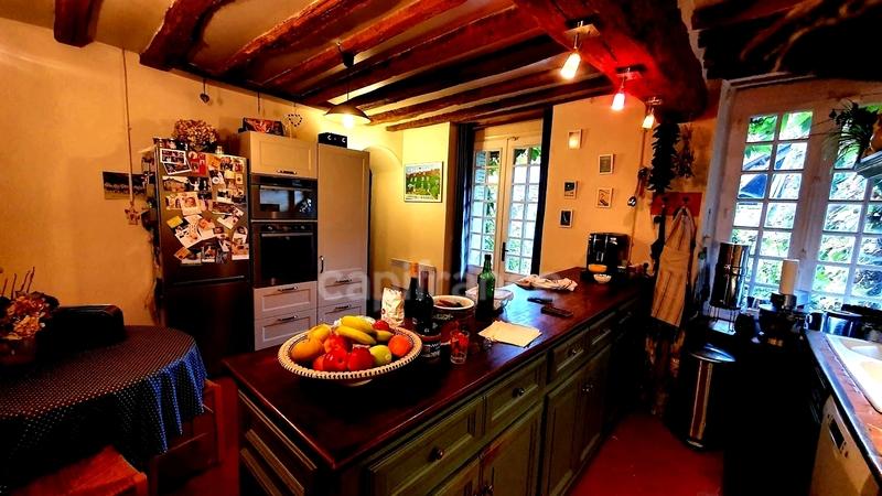 Maison - 220 m² - 7 pièces