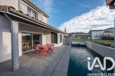 Maison - 152 m² - 8 pièces