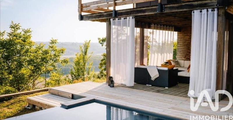 Maison - 284 m² - 6 pièces