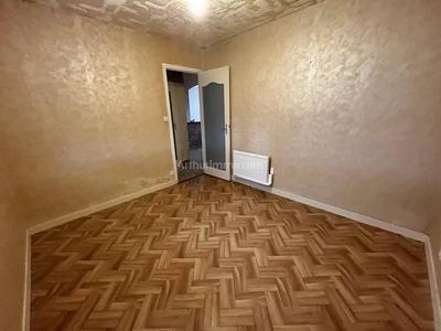 Maison - 83 m² - 5 pièces