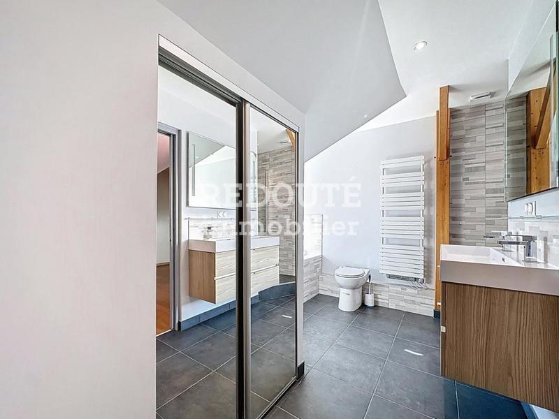 Maison - 203 m² - 7 pièces