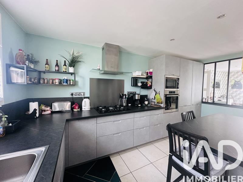 Maison - 207 m² - 9 pièces