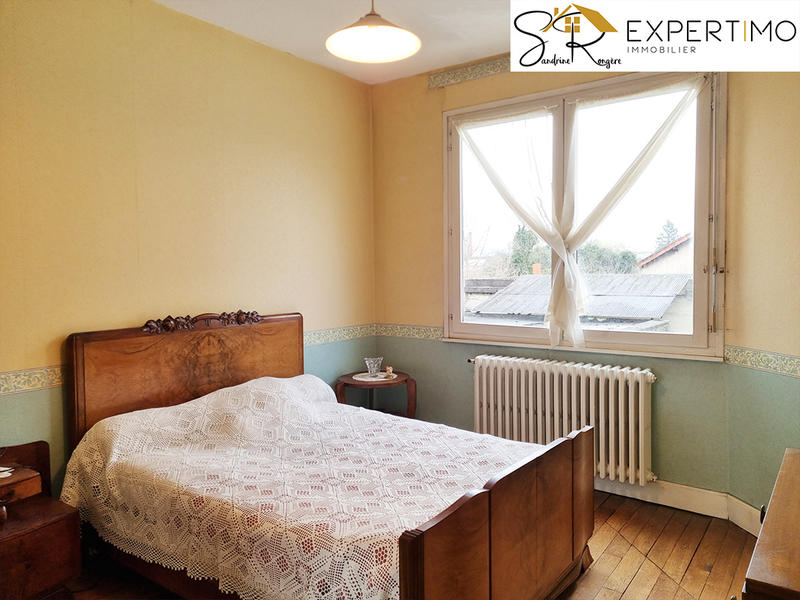 Maison - 228 m² - 9 pièces