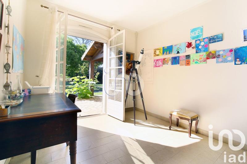 Maison - 220 m² - 7 pièces