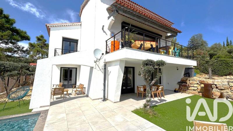 Maison - 205 m² - 7 pièces