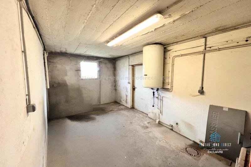 Maison en pierre - 242 m² - 9 pièces