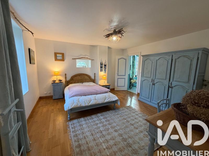 Maison - 205 m² - 8 pièces