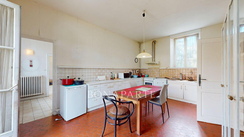 Maison - 246 m² - 8 pièces