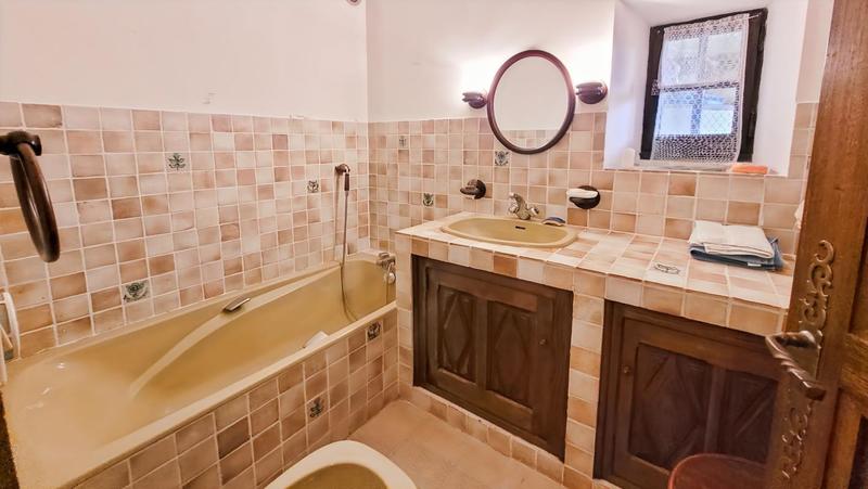 Maison en pierre - 256 m² - 8 pièces