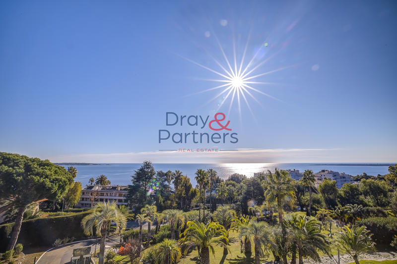 Appartement - 150 m² - 5 pièces