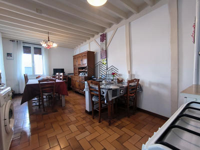 Maison - 90 m² - 6 pièces