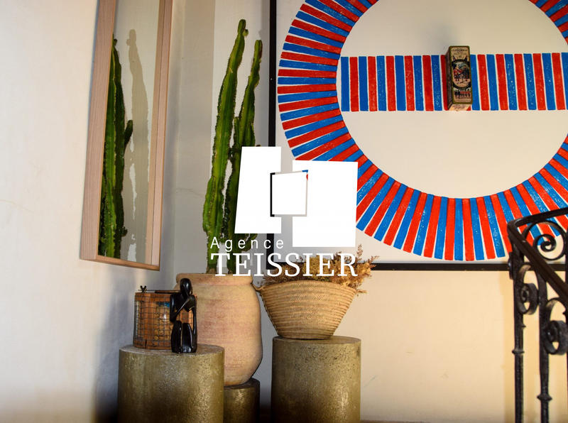 Maison - 434 m² - 11 pièces