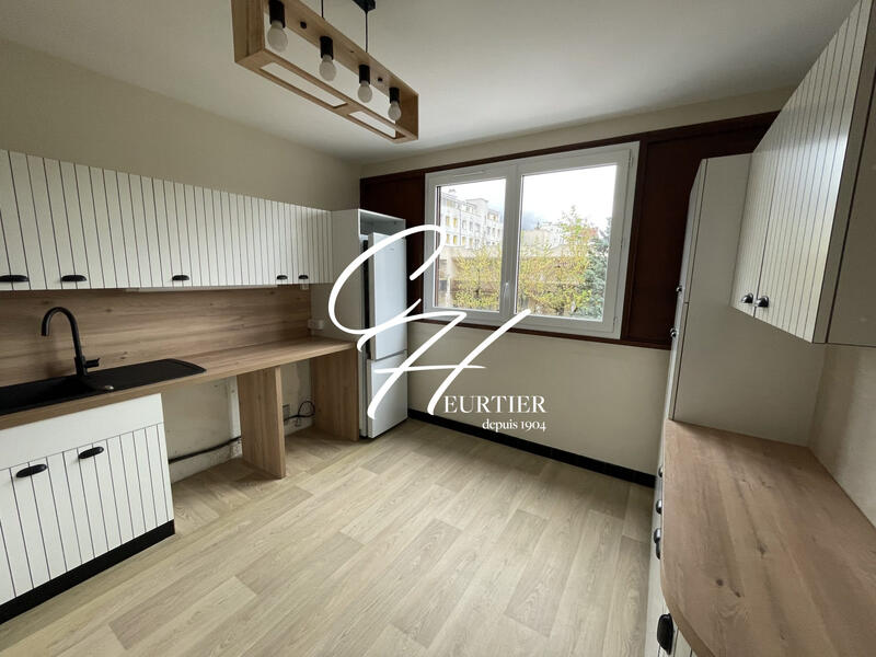 Appartement - 83 m² - 3 pièces