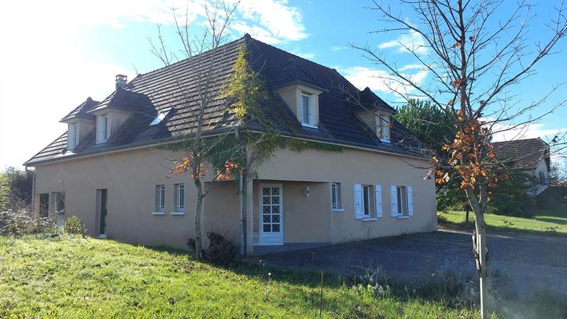 Maison - 210 m² - 9 pièces