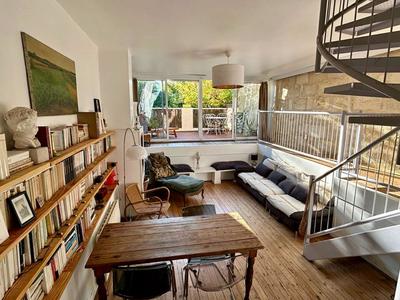 Maison - 104 m² - 4 pièces