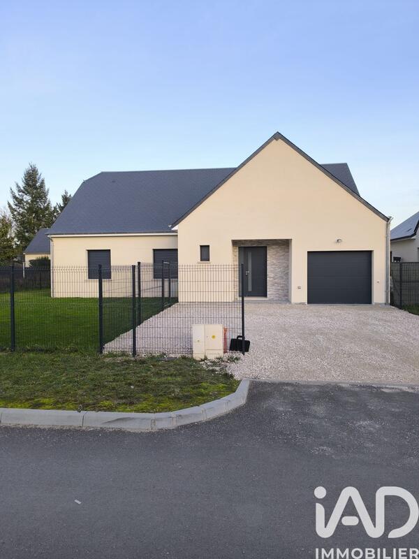 Maison - 99 m² - 5 pièces