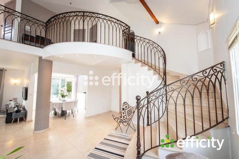 Pavillon - 183 m² - 5 pièces