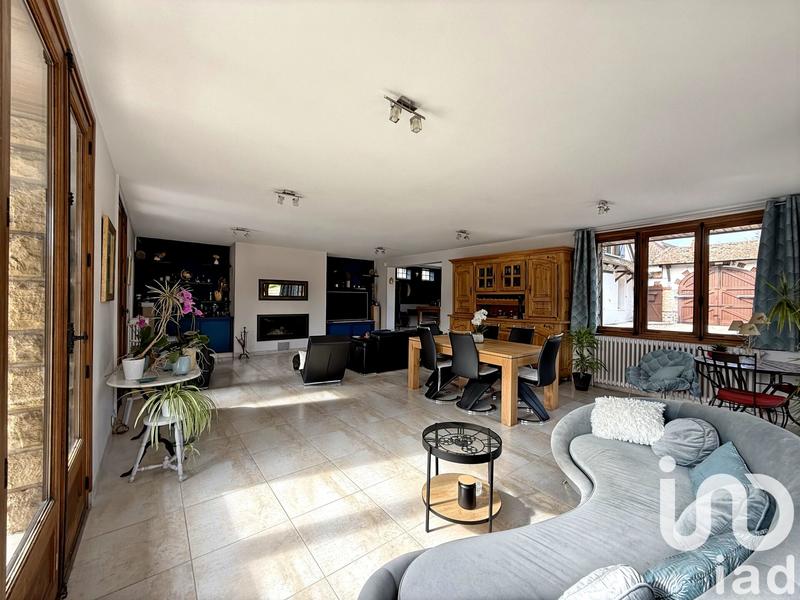 Maison - 255 m² - 10 pièces