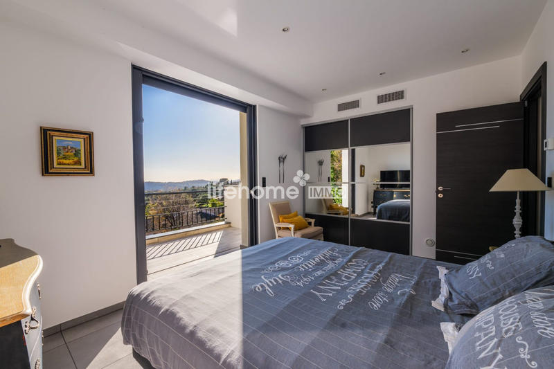 Villa - 234 m² - 5 pièces