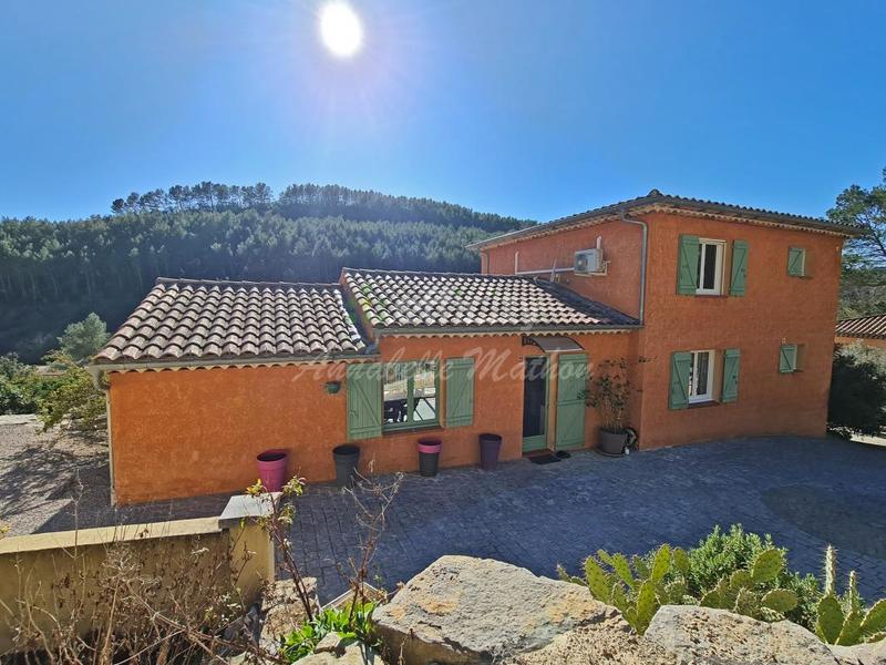 Villa - 197 m² - 6 pièces