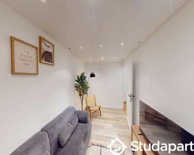 Chambre - 150 m² - 1 pièce